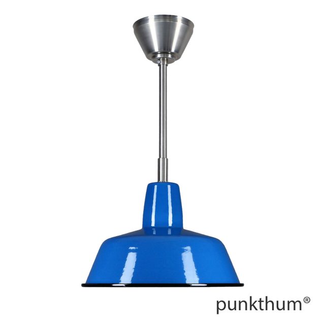 Blaue Fabriklampe, Emaillelampe mit Stahlrohr-Aufhängung und Baldachin.