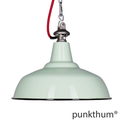 Apfelgrüne Emaillelampe, Industrielampe mit Stahlguss-Aufhängung und rotem Textilkabel.