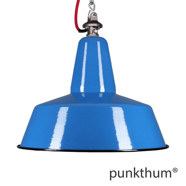 Grosse blaue Emaillelampe, Industrielampe mit Stahlguss-Aufhängung und rotem Textilkabel.